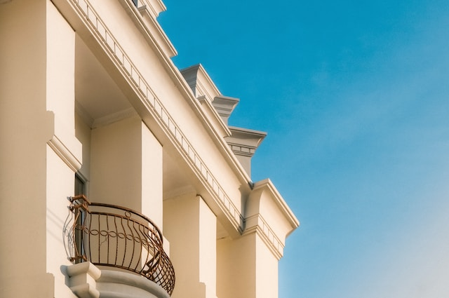 Crisi energetica. Da oggi i balconi soleggiati sono diventati fonti inesauribili di energia Crisi energetica. Da oggi i balconi soleggiati sono diventati fonti inesauribili di energia