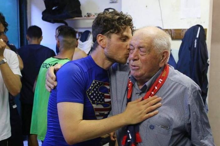 Max Di Caro e l'amatissimo nonno Umberto Belletti Max Di Caro e l'amatissimo nonno Umberto Belletti