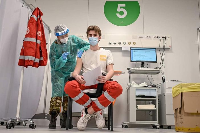 Vaccini anti Covid, in Lombardia superato il milione di dosi