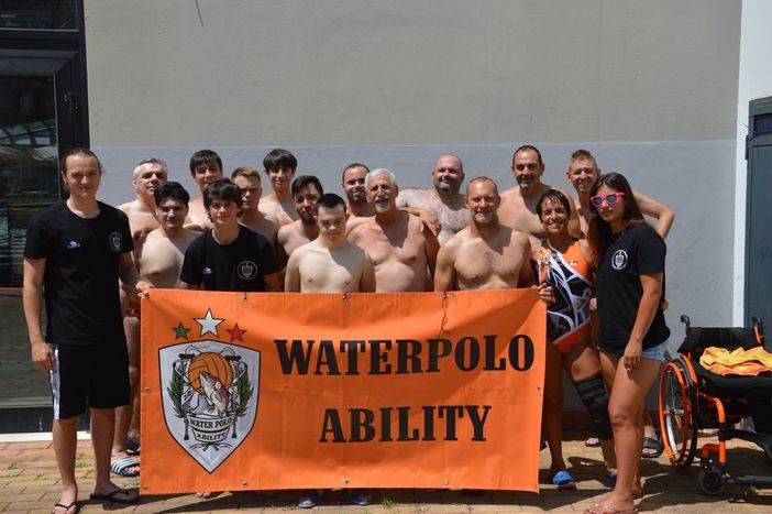 Il tutore è sparito, ma non il cuore di Busto: «Se volete aiutare, sostenete la Waterpolo Ability»