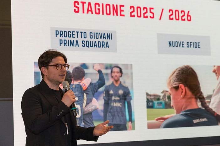 Max Di Caro, direttore generale della Varesina, alla Elmec (Foto Scaringi) Max Di Caro, direttore generale della Varesina, alla Elmec (Foto Scaringi)