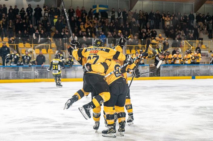 «Questa squadra, sotto quella maglia, ha un'anima che non muore mai. E, ancora una volta, uniti l'uno per l'altro come una cosa sola, saremo qui a difenderla» (Michael Mazzacane - Foto Alessandro Galbiati)