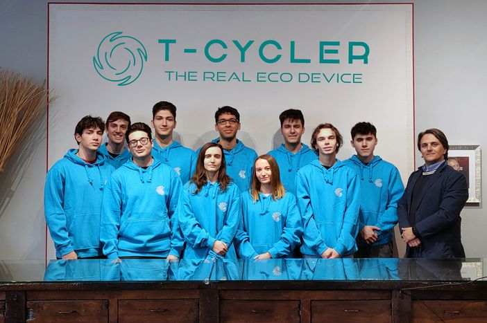 Gli alunni del "Geymonat" di Tradate incoronati da Confindustria per il progetto che riduce l'inquinamento da pneumatici