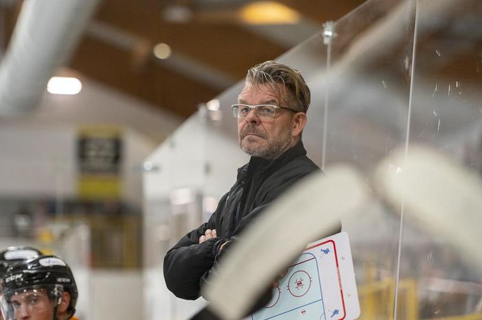 Coach Niklas Czarnecki, dalla Svezia alla panchina dei Mastini (foto Alessandro Umberto Galbiati) Coach Niklas Czarnecki, dalla Svezia alla panchina dei Mastini (foto Alessandro Umberto Galbiati)