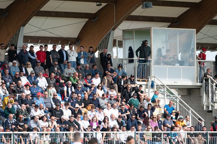 FOTOGALLERY - Oltre 1100 spettatori al Varesina Stadium. È il record in provincia per il calcio da anni