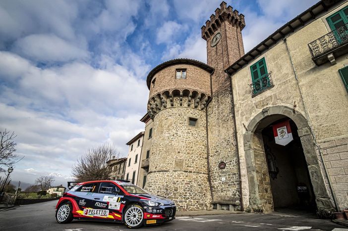 Andrea Crugnola e il suo navigatore, Pietro Elia Ometto, hanno partecipato alla 44esima edizione del Rally del Ciocco e Valle del Serchio, venerdì 12 e sabato 13 marzo, a bordo della Hyundai i20 R5