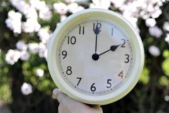 Ora legale in Italia, quando arriva e come cambiano orologi Ora legale in Italia, quando arriva e come cambiano orologi