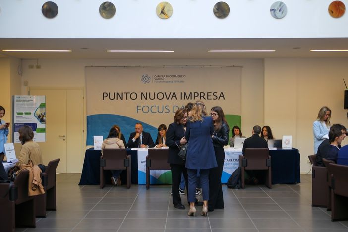 Dall’idea all’impresa: competenze e orientamento al Focus Day di Camera di Commercio Dall’idea all’impresa: competenze e orientamento al Focus Day di Camera di Commercio