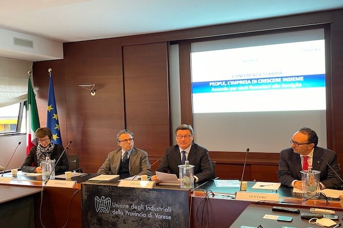 Confindustria Varese e Intesa Sanpaolo: accordo per aiuti finanziari alle famiglie Confindustria Varese e Intesa Sanpaolo: accordo per aiuti finanziari alle famiglie