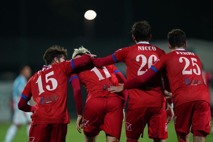 Pochi minuti dopo il fischio di inizio, la Pro ha perso Parker che si è scontrato con il portiere avversario (foto di Marco Giussani)