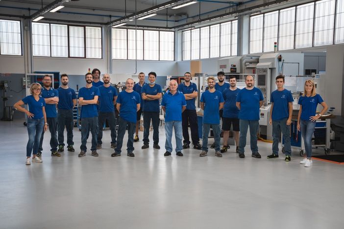 La squadra dei 50 anni, gli spazi, il papà di Angelo che all'inizio non mancò di dare una mano