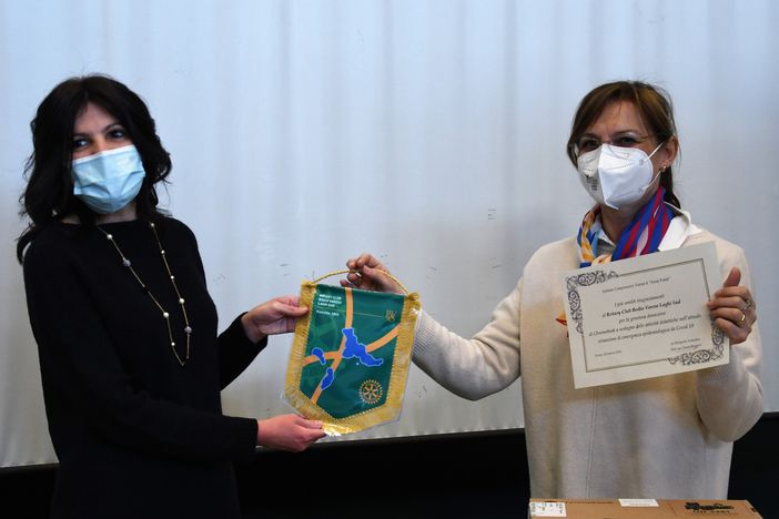 Dal Rotary Club Bodio Varese Laghi Sud 14 computer per la didattica a distanza all'istituto Anna Frank di Varese Dal Rotary Club Bodio Varese Laghi Sud 14 computer per la didattica a distanza all'istituto Anna Frank di Varese