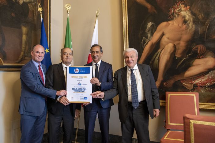 Fabrizio Frizzi. La concessione edilizia diventa realtà: la cerimonia con De Carli e il sindaco Sala, la casa Fabrizio Frizzi. La concessione edilizia diventa realtà: la cerimonia con De Carli e il sindaco Sala, la casa