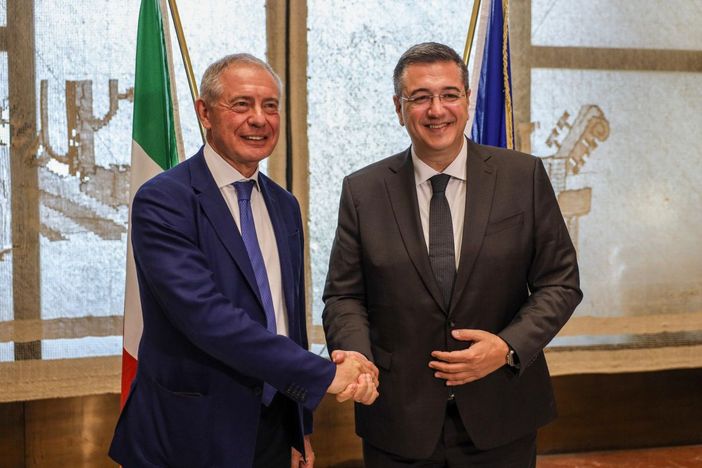 Ue, Urso incontra Tzitzikostas “Piena sintonia su politica industriale” Ue, Urso incontra Tzitzikostas “Piena sintonia su politica industriale”