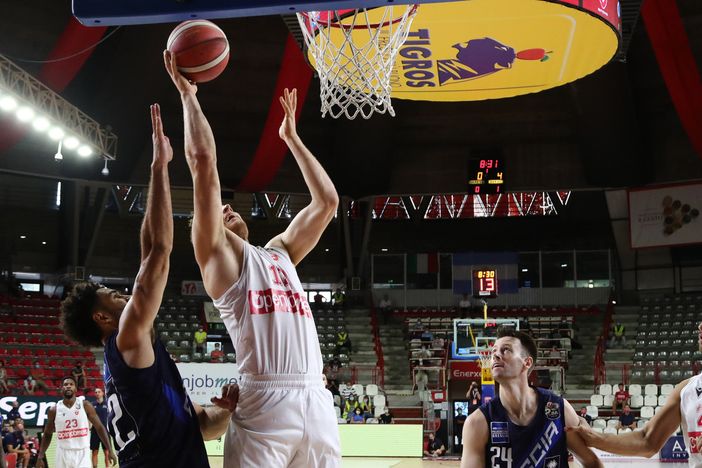 L’attesa è finita: Varese sfida Brescia. E VareseNoi lancia il suo nuovo talk show sul basket: "L’ultima contesa". Ogni lunedì rivivi con noi le emozioni biancorosse L’attesa è finita: Varese sfida Brescia. E VareseNoi lancia il suo nuovo talk show sul basket: "L’ultima contesa". Ogni lunedì rivivi con noi le emozioni biancorosse