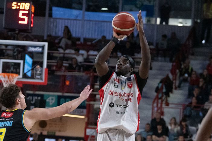 Elisée Assui, ala della Openjobmetis Varese (foto Fabio Averna) Elisée Assui, ala della Openjobmetis Varese (foto Fabio Averna)