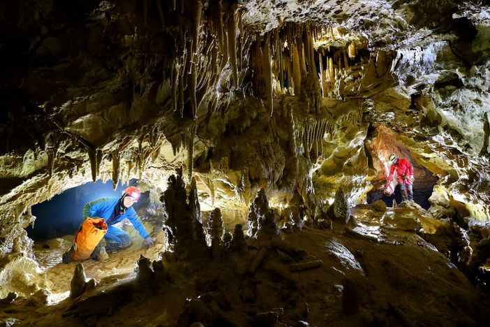 Fotografare il buio: alla scoperta delle grotte del Campo dei Fiori