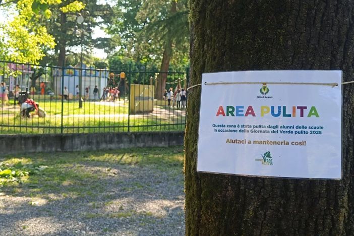 Verde Pulito. Ad Angera gli alunni della scuola primaria educano i "grandi"