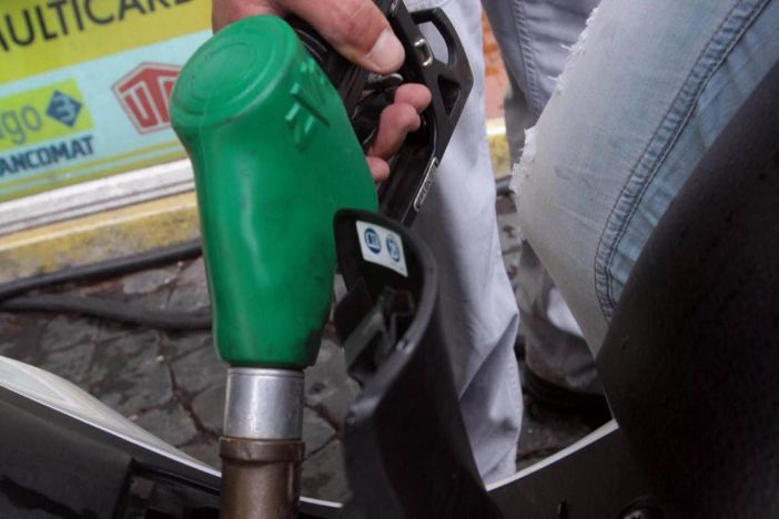 Cna Fita: «Dal caro gasolio stangata da 2.400 euro per ogni Tir. Restituire alle imprese l’extragettito IVA e contrastare la speculazione»