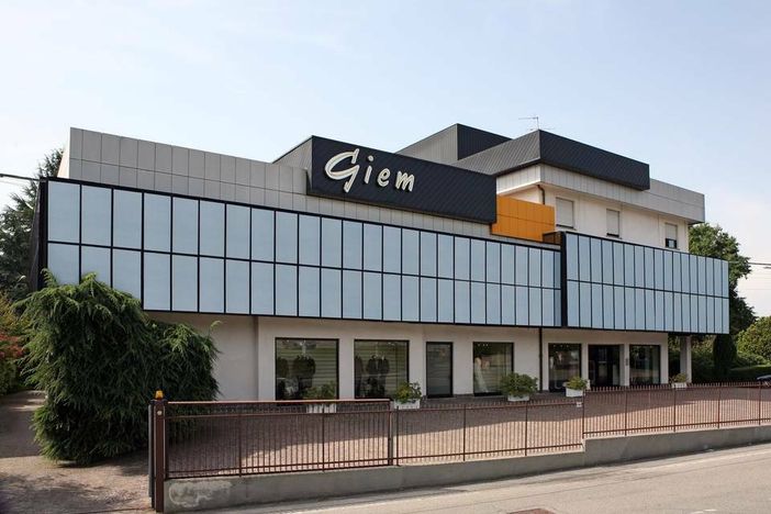 Da Giem è “Black Week”: offerte imperdibili tra moda, qualità e tradizione Da Giem è “Black Week”: offerte imperdibili tra moda, qualità e tradizione