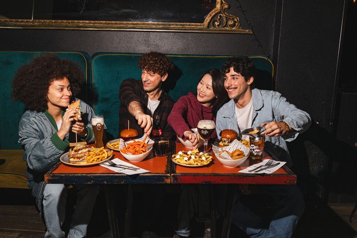 Da Hamerica's arriva un giovedì... XXXL: stessi prezzi, porzioni giganti! Da Hamerica's arriva un giovedì... XXXL: stessi prezzi, porzioni giganti!