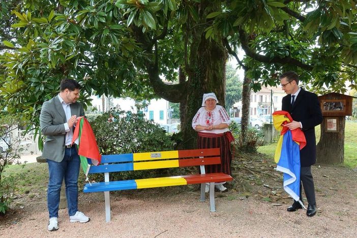 Inaugurata a Sangiano la Panchina dell'Amicizia tra Italia e Moldova