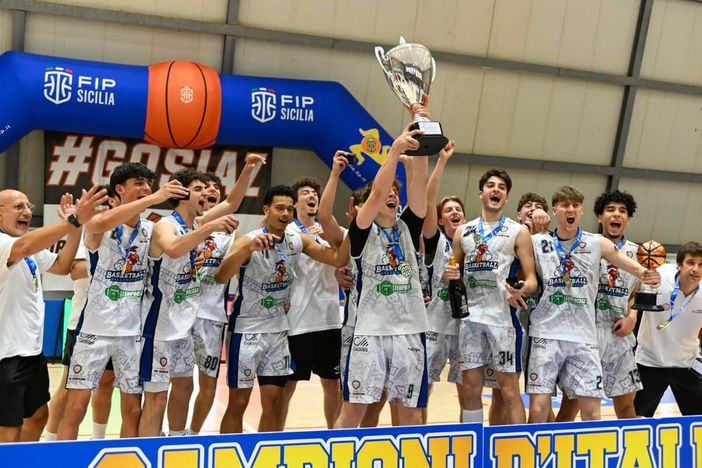 Gallarate sale sul tetto d'Italia: l’Under 19 Gold è campione nazionale Gallarate sale sul tetto d'Italia: l’Under 19 Gold è campione nazionale