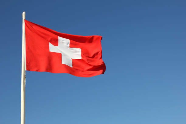 Referendum in Svizzera, bocciata la proposta di un tetto alla popolazione: vince il no al 54,79% Referendum in Svizzera, bocciata la proposta di un tetto alla popolazione: vince il no al 54,79%