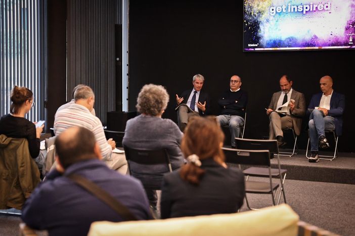 Il sindaco Galimberti alla presentazione della nuova stagione del Teatro di Varese