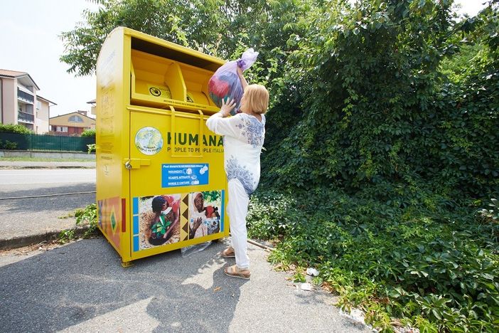 Raccolta di abiti usati, continua la collaborazione tra Humana e il Comune di Barasso Raccolta di abiti usati, continua la collaborazione tra Humana e il Comune di Barasso