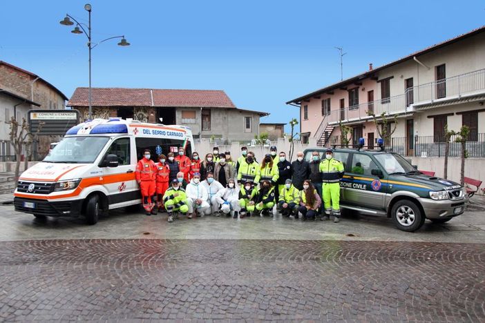 Carnago, le emozioni di una volontaria dei vaccini a domicilio: «Gli anziani si affidano ai medici come bimbi alle loro mamme»
