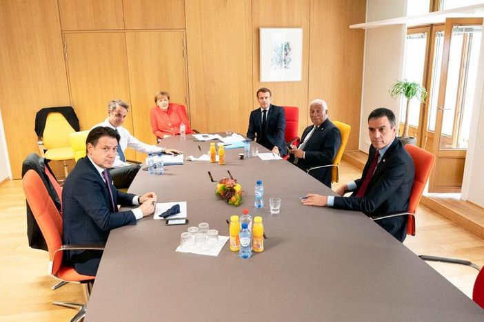 Intesa raggiunta nella notte sul Recovery Fund. Conte: «Un accordo storico»