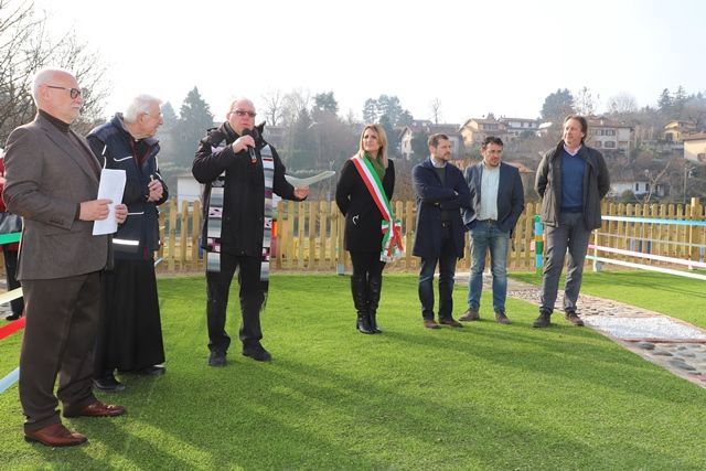 Bodio Lomnago, i bambini alla scoperta dei cinque sensi: tre nuovi percorsi sensoriali all’asilo infantile Sant’Anna