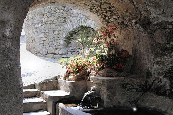 Garabiolo a Maccagno pronta a trasformarsi in un giardino fiorito Garabiolo a Maccagno pronta a trasformarsi in un giardino fiorito