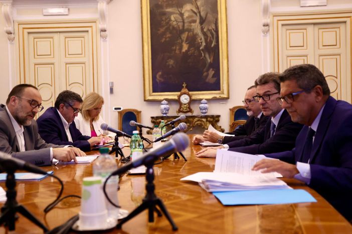 Frontalieri, ok accordo Mef-sindacati Frontalieri, ok accordo Mef-sindacati