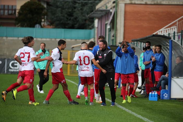 Gioia rossoblù: i primi tre punti della stagione sono in cassaforte (foto Enrico Scaringi)
