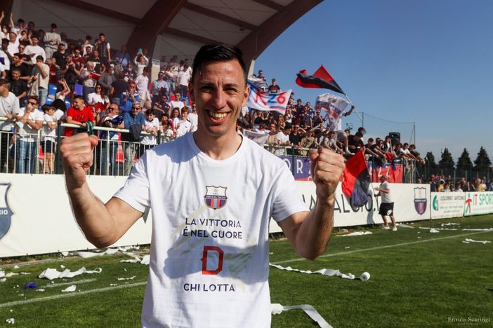 L'uomo delle promozioni, Pietro Tripoli, è arrivato a quota 7 con quella ottenuta a Venegono. A 35 anni non ha nessuna intenzione di fermarsi qui (foto Enrico Scaringi) L'uomo delle promozioni, Pietro Tripoli, è arrivato a quota 7 con quella ottenuta a Venegono. A 35 anni non ha nessuna intenzione di fermarsi qui (foto Enrico Scaringi)