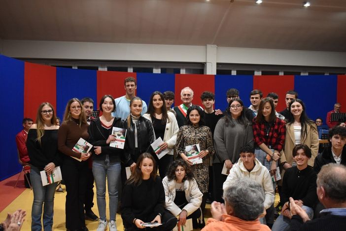 Foto di gruppo per i ragazzi del Battesimo Civico di Induno Foto di gruppo per i ragazzi del Battesimo Civico di Induno