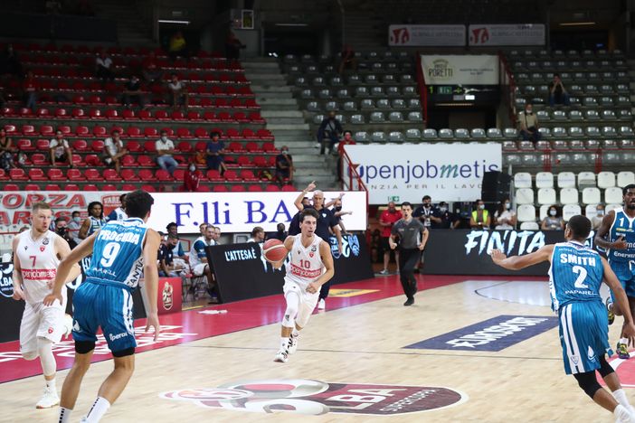 Varese batte Cantù nel derby di Supercoppa (Foto Alberto Ossola - Pallacanestro Varese)