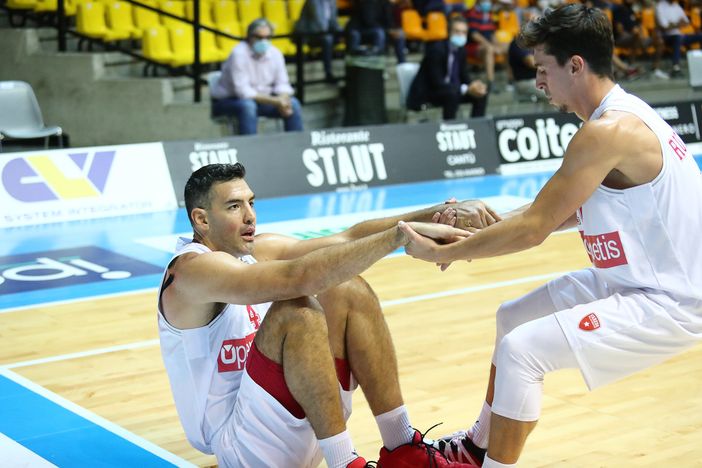Scola e Ruzzier: positivo il primo, ancora troppo poco dal secondo (foto archivio) Scola e Ruzzier: positivo il primo, ancora troppo poco dal secondo (foto archivio)