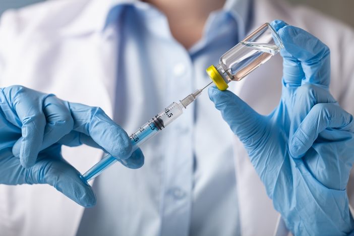 Vaccini, da domenica in Lombardia parte la campagna antinfluenzale e anticovid