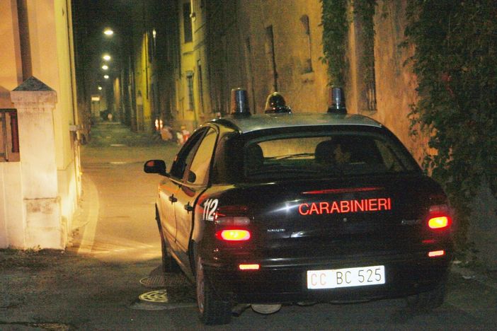 Un maresciallo fuori servizio lo riconosce al bar: ricercato finisce in manette