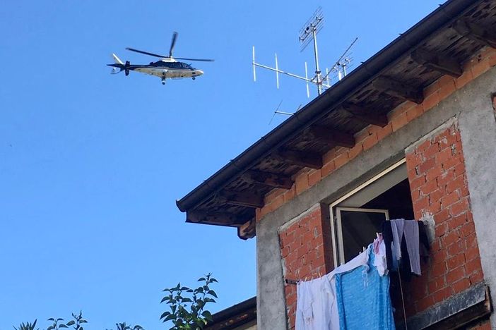 Blitz anti droga dei carabinieri a Luino: perquisite sette abitazioni e arrestata una donna Blitz anti droga dei carabinieri a Luino: perquisite sette abitazioni e arrestata una donna