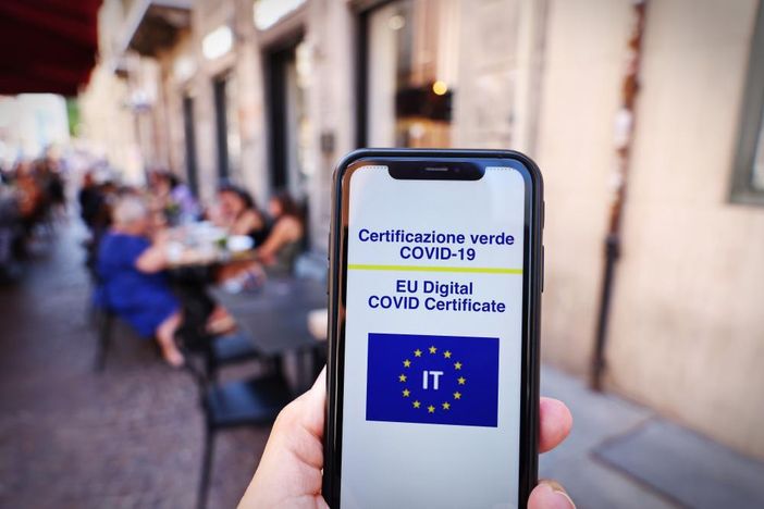 Green pass obbligatorio nei negozi: il vademecum di Confcommercio Varese