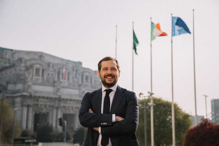 Varese, Monti a Galimberti: «10 giorni per fare il referendum sul suo stipendio» (VIDEO)