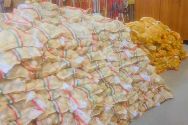 Cunardo: pronti 40 quintali di patate e 11 quintali di gnocchi per la Sagra alla Baita del fondista Cunardo: pronti 40 quintali di patate e 11 quintali di gnocchi per la Sagra alla Baita del fondista