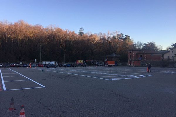 Divieto di sosta in piazzale De Gasperi, il lunedì c'è il mercato diffuso