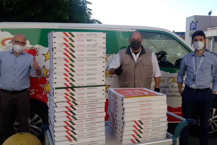 Coronavirus, 360 pizze per medici e infermieri dell'Ospedale di Circolo