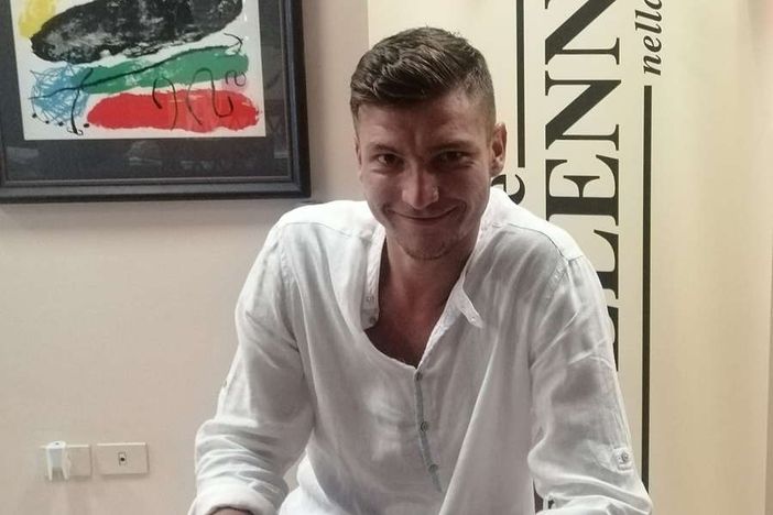 Matteo Simonetto è biancorosso: gli amori fanno dei giri immensi e poi ritornano. «Il Varese è la mia seconda famiglia» Matteo Simonetto è biancorosso: gli amori fanno dei giri immensi e poi ritornano. «Il Varese è la mia seconda famiglia»