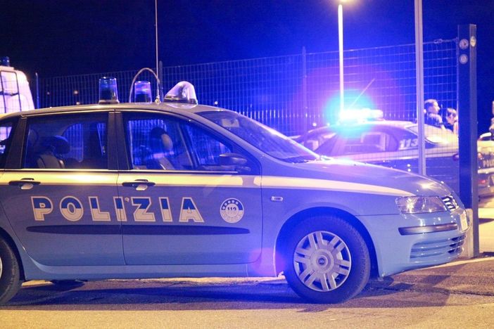 Fanno a botte ubriachi in centro: 4 ragazzi multati dalla Polizia. Per 48 ore non potranno recarsi in centro a Varese Fanno a botte ubriachi in centro: 4 ragazzi multati dalla Polizia. Per 48 ore non potranno recarsi in centro a Varese